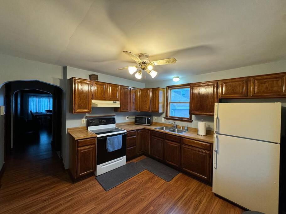 Comfy Getaway At Falls! Appartement Niagarawatervallen Buitenkant foto
